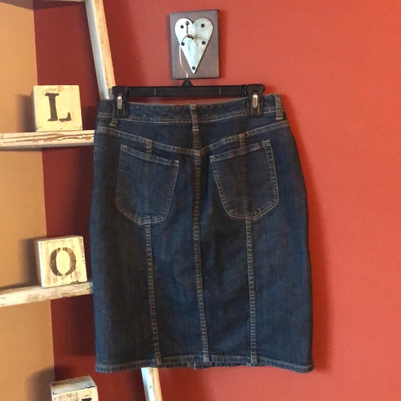 Skirt - Picture 4 of 7